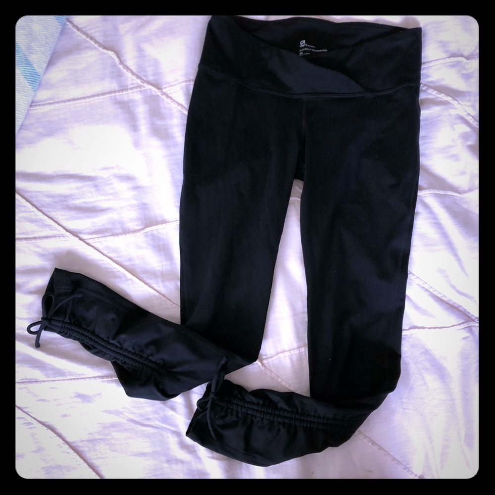 GapFit maternity workout leggings
